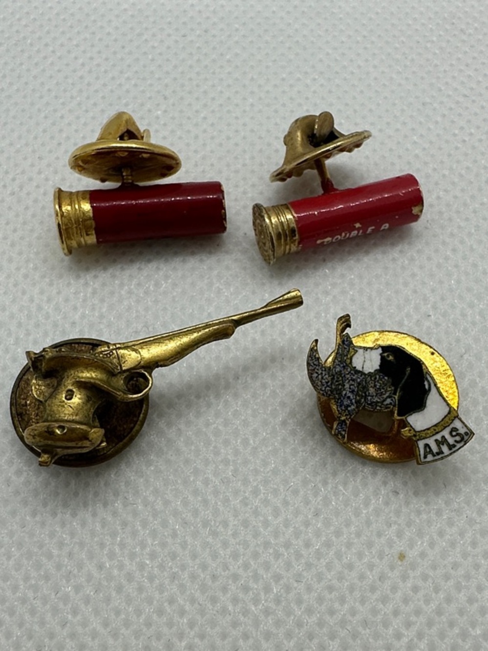 Gold Tone vintage Hunting Shotgun Shell, Rifle and Dog Pin Set Winchester